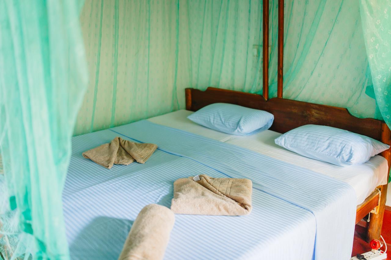 Sunny Family Hotel Unawatuna Room photo