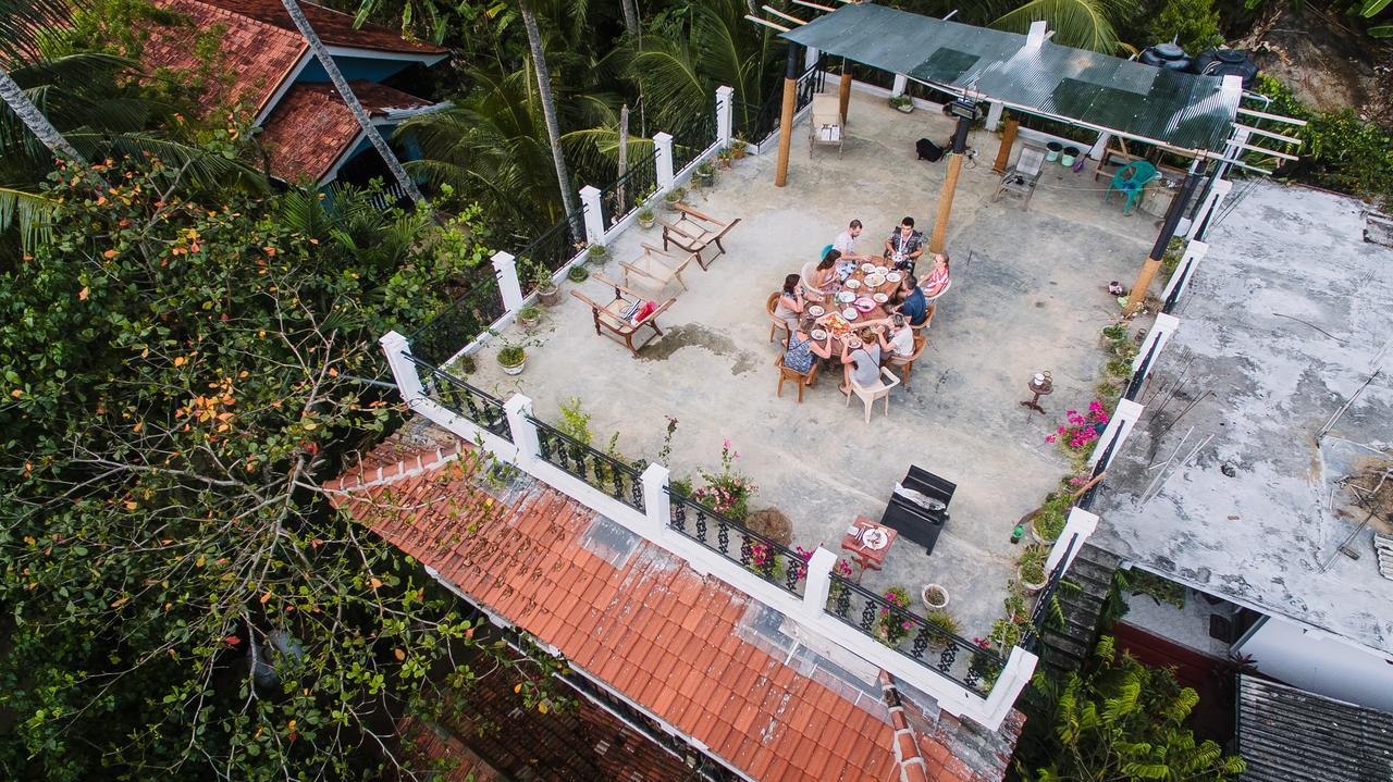 Sunny Family Hotel Unawatuna Exterior photo